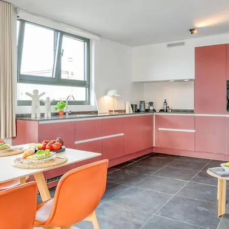 2-br Getaway With Mas View Apartment